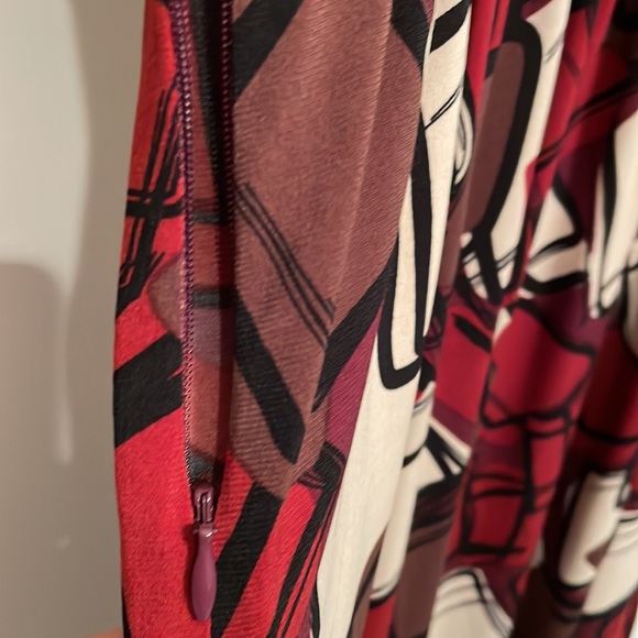 Max & Cleo Abstract Dress – Size Small (S) - Picture 9 of 9